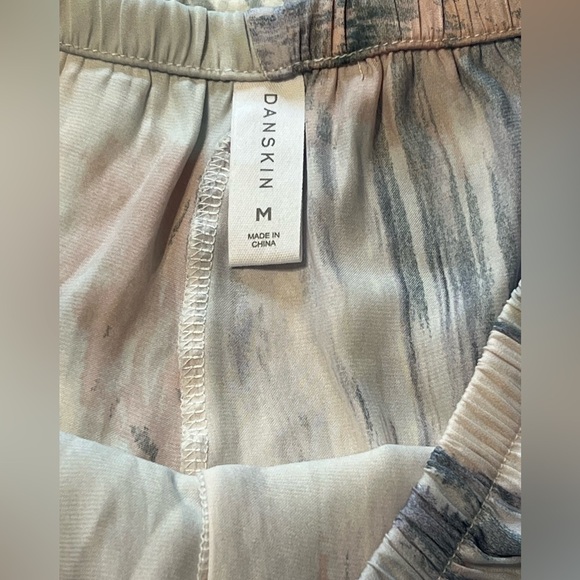 Danskin Women’s size Medium 2 piece Tie-Dye Sleepwear Set Stretchy Straps - Picture 13 of 14